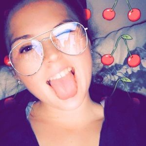 Meet your Posher, Jennaka